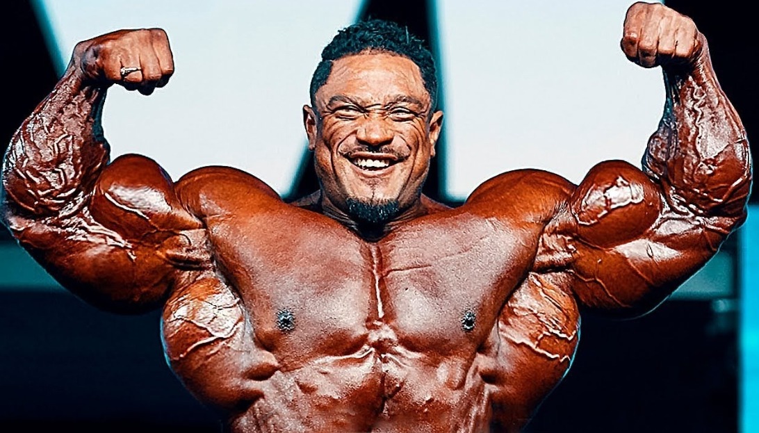 Biggest biceps in the world naturally: Roelly Winklaar