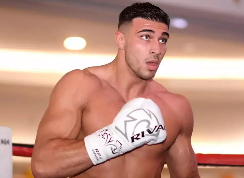 Tommy Fury weight class